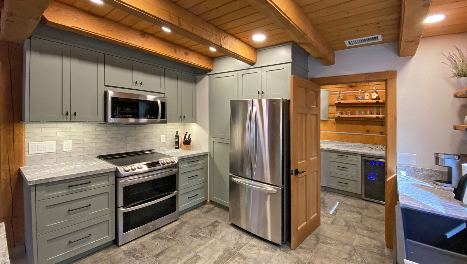 Log hone kitchen Log home kitchen in Flagstaff AZ